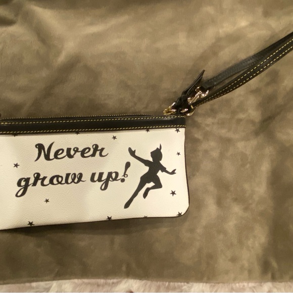 Dooney&Bourke Disney White and Black Clutch - Picture 1 of 3